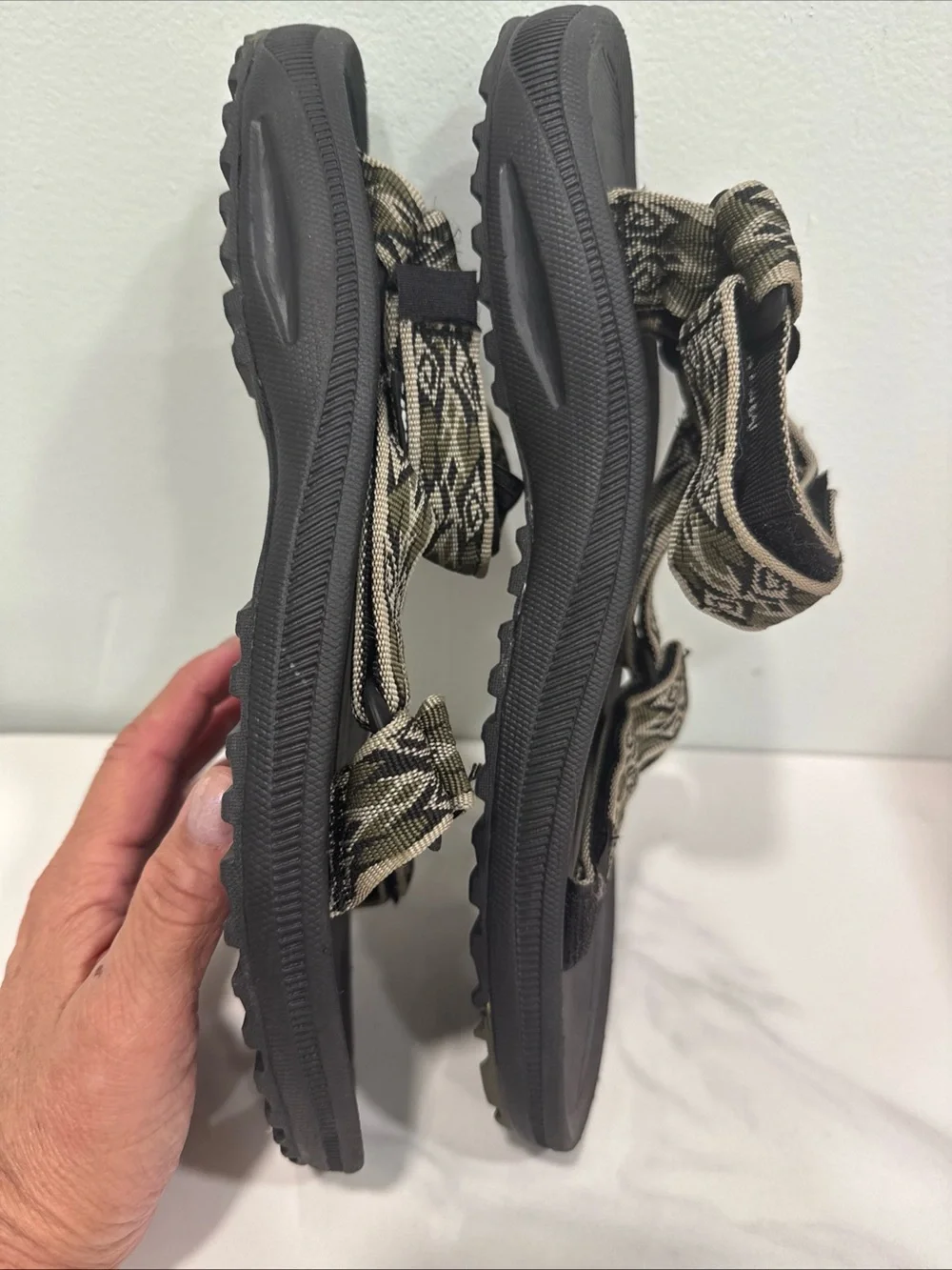 Outdoor Strap Sandals with Patterned Olive Straps